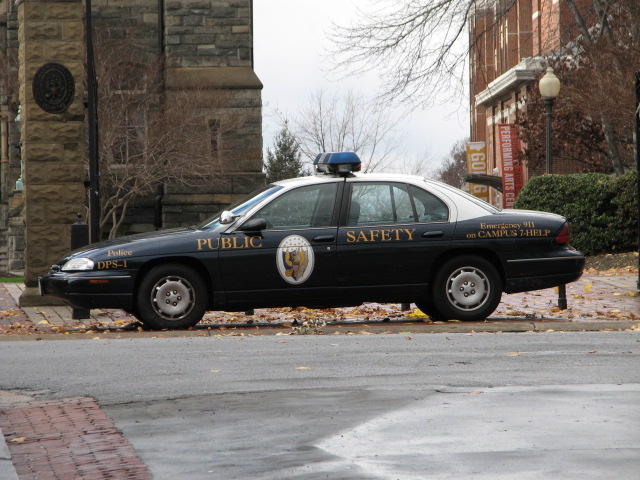 File:Police car at Georgetown University.jpg